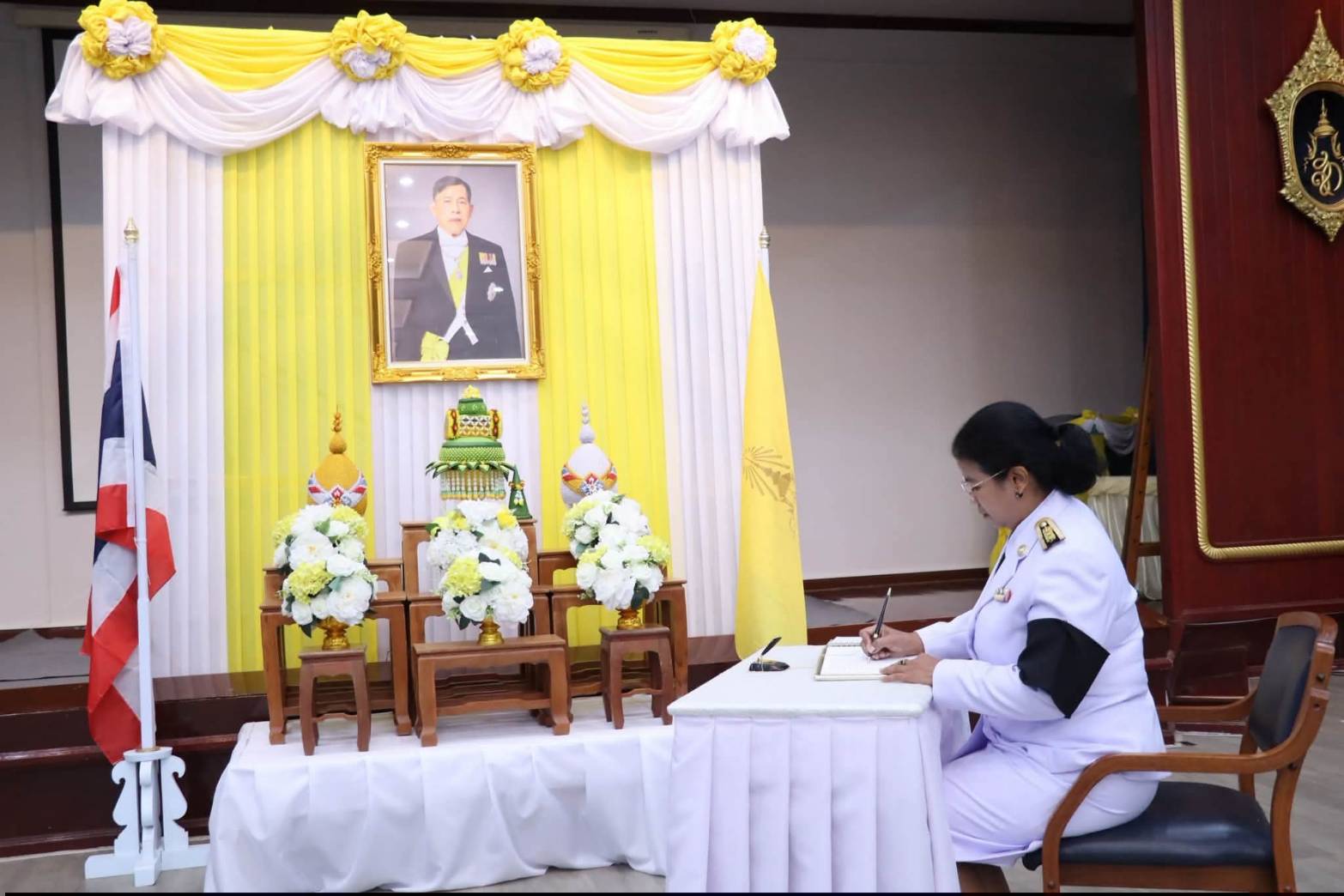 title - นางสาวอมรรัตน์ แขวงโสภา ปฏิรูปที่ดินจังหวัดพระนครศรีอยุธยา ปฏิบัติหน้าที่ในตำแหน่งผู้อำนวยการศูนย์ส่งเสริมและพัฒนาอาชีพเสริมนอกภาคการเกษตร(ศพส.) เป็นประธานในพิธีถวายสัตย์ปฏิญาณเพื่อเป็นข้าราชการที่ดีและพลังของแผ่นดิน เนื่องในโอกาสมหามงคลเฉลิมพระชนมพรรษา พระบาทสมเด็จพระปรเมนทรรามาธิบดีศรีสินทร มหาวชิราลงกรณ พระวชิรเกล้าเจ้าอยู่หัว 28 กรกฎาคม 2569